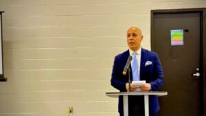 Hassan Soroush speaking Ottawa Afghan community event